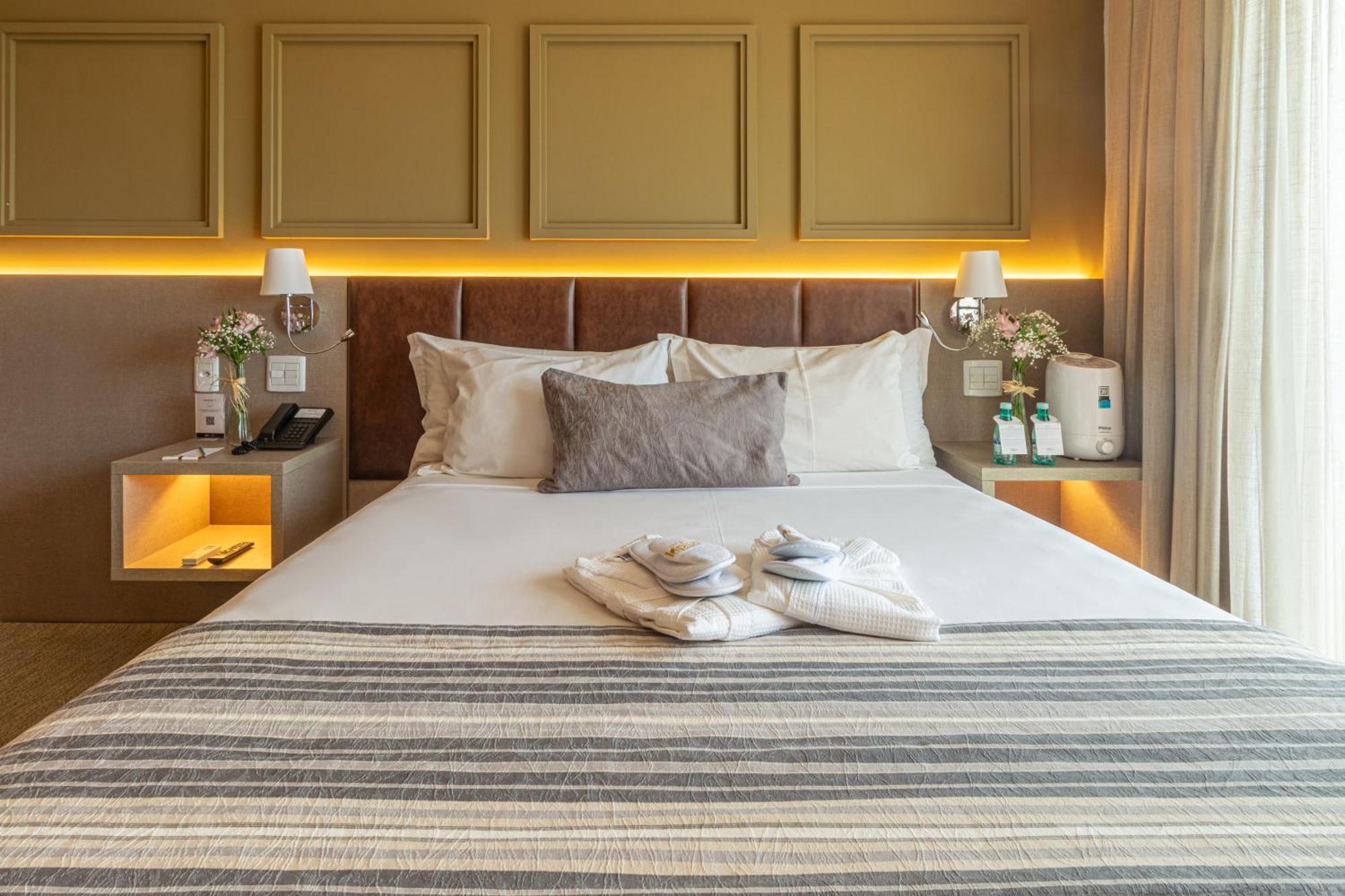 Hplus Premium Hotel 4*